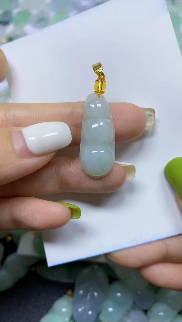 翡翠未镶嵌颈饰天然翡翠A货
