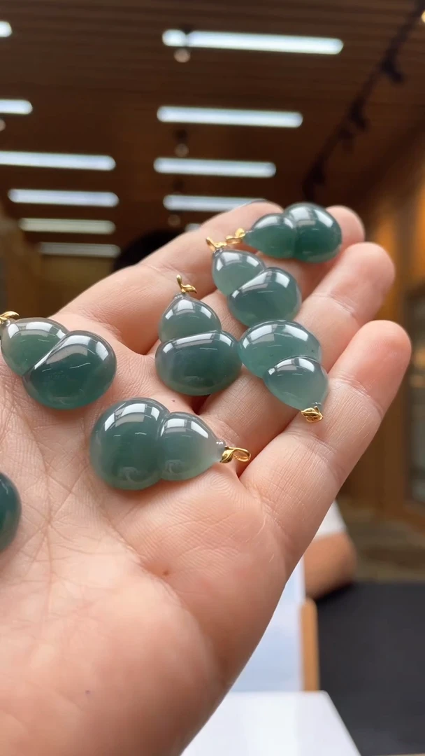 翡翠未镶嵌颈饰多样性发货（只发一件）x4