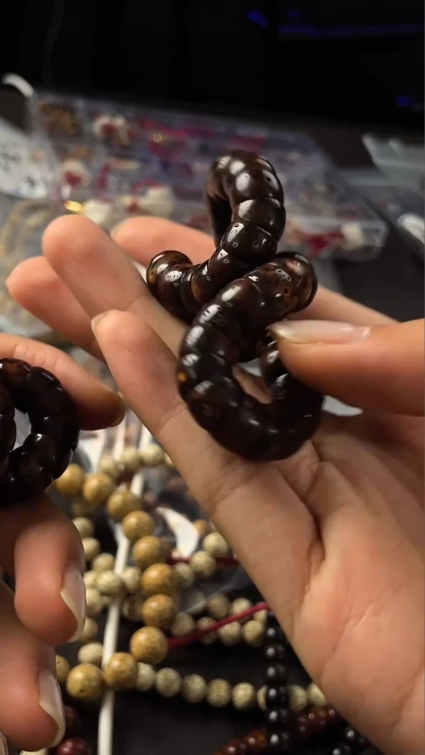 手串星月菩提精工级深珀大肠10*7手持