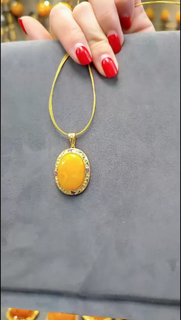 【闪购商品】蜜蜡颈饰银S925镀金镶嵌H944蜜蜡吊坠赠项圈