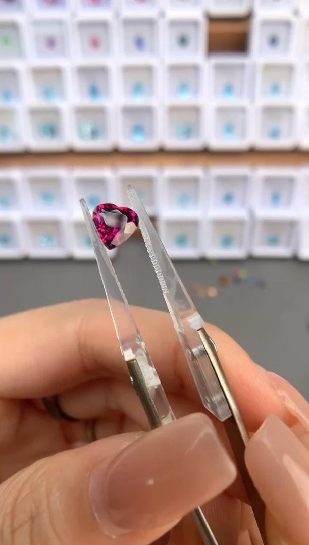 未镶嵌裸石定制石榴石1.53ct 12008