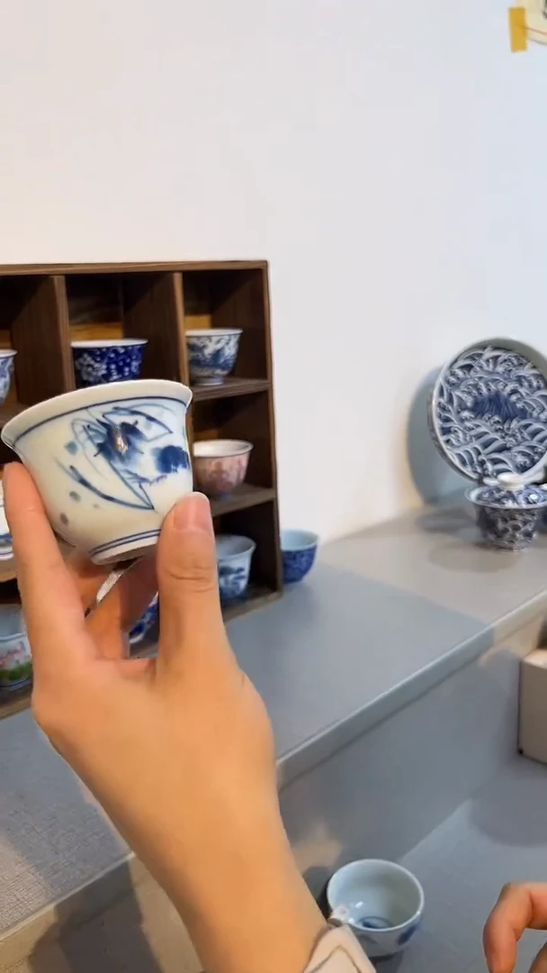 景德镇高温瓷虾趣品茗杯