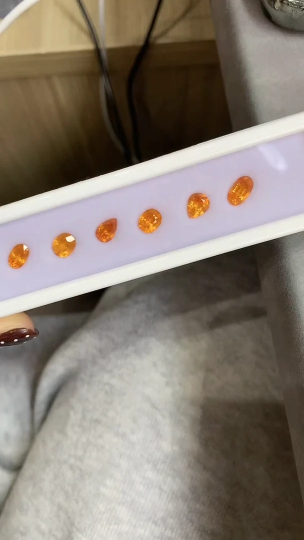 未镶嵌裸石石榴石（芬达石）芬达石裸石6.84ct