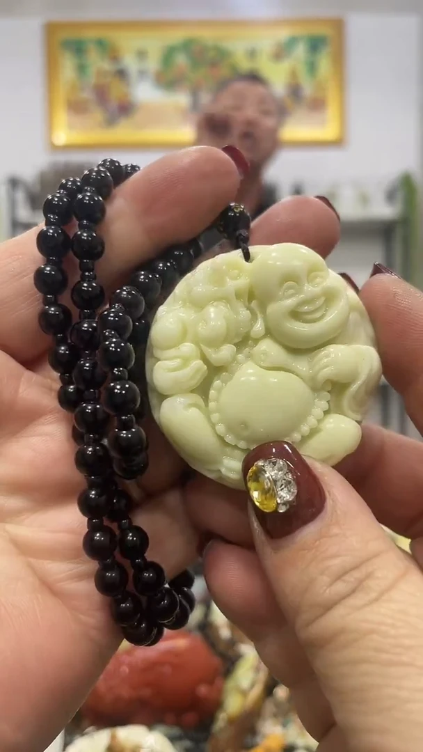 未镶嵌蛇纹石玉吊坠