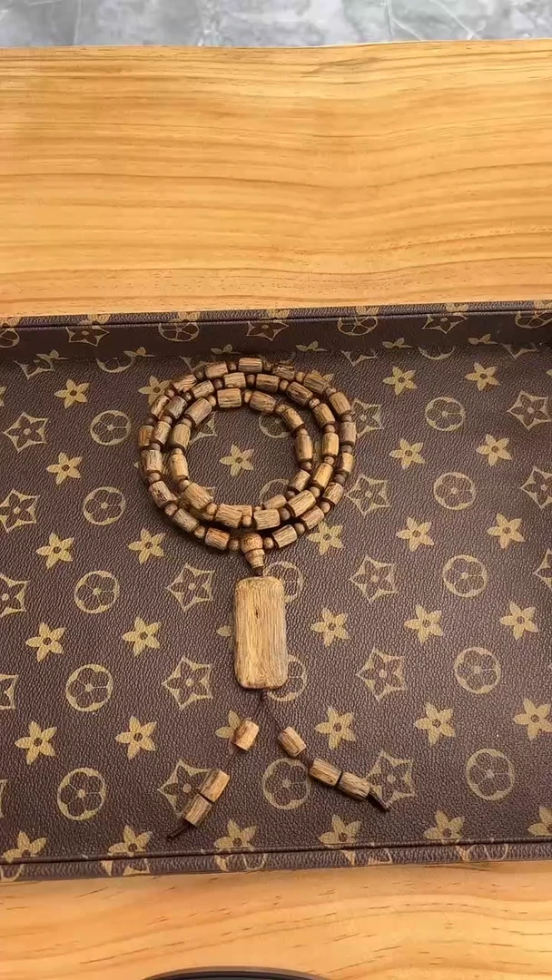 【闪购商品】沉香吊坠海南乌身夹珠多圈24g+