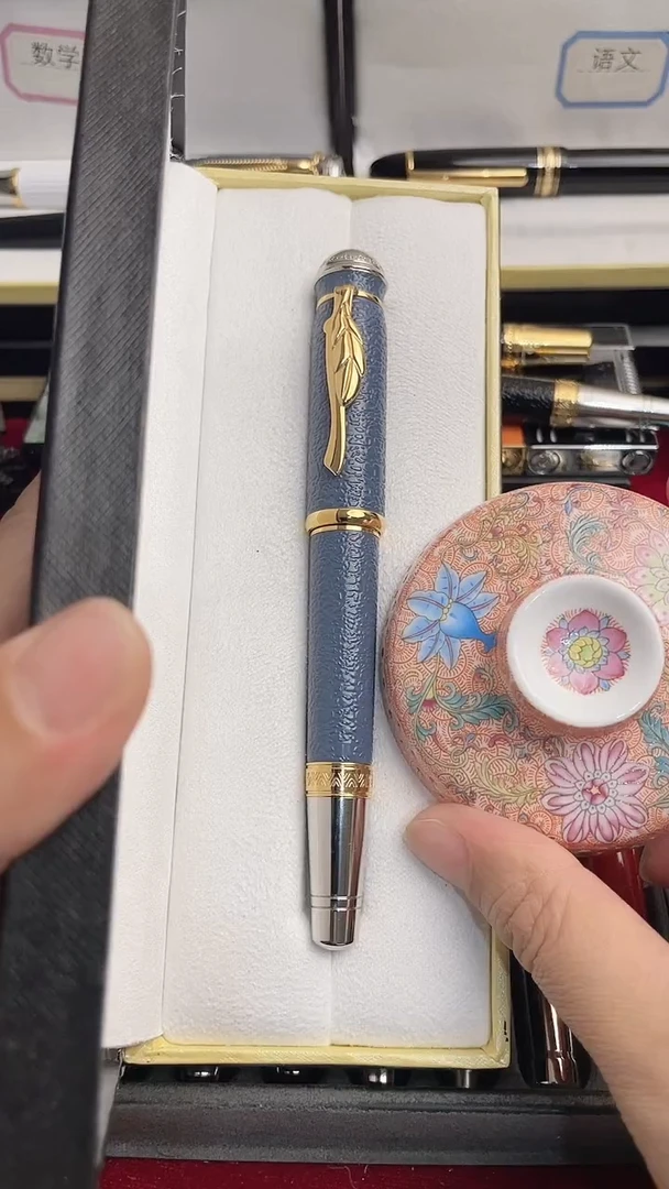 瓷片J**nSD666677777