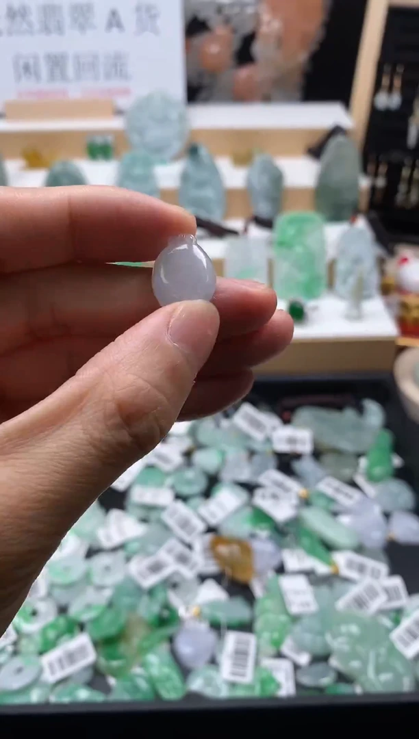 【闪购商品】翡翠颈饰未镶嵌68福瓜