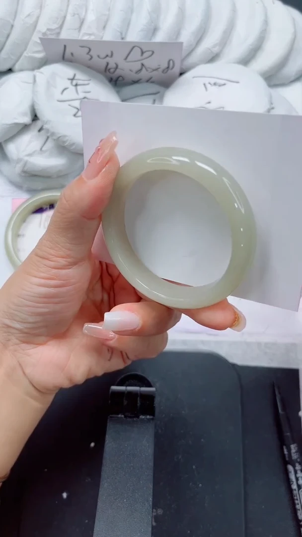 未镶嵌手镯石英质玉187-50