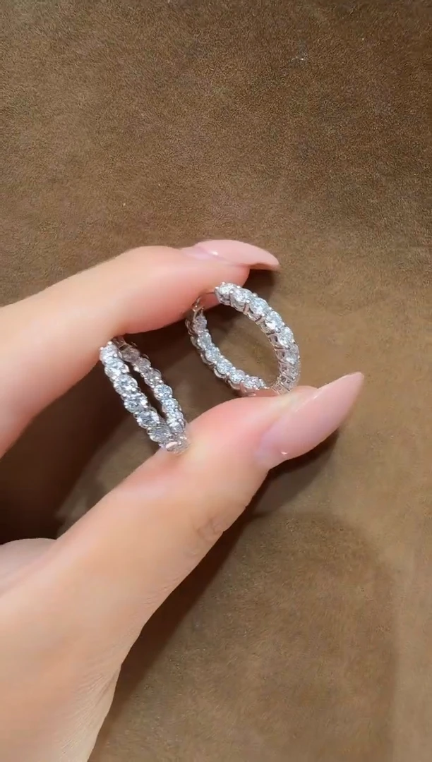 18K金镶嵌实验室培育钻石耳饰@@耳圈白圆形十五钻15MM