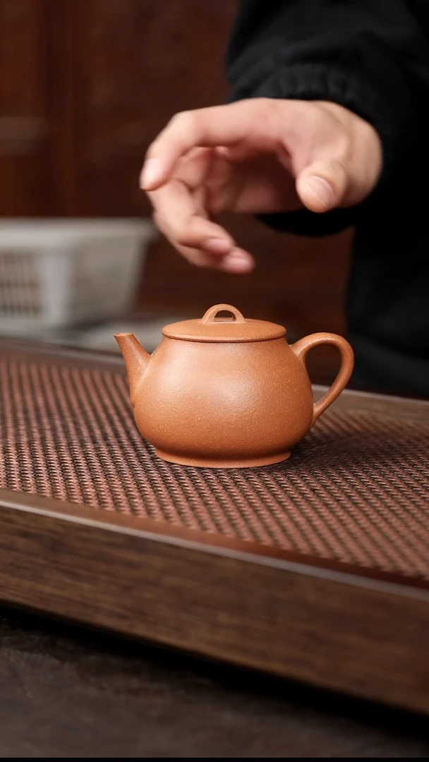 茶壶紫砂五彩泥无畏{微瑕}