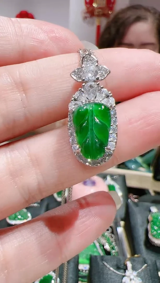 翡翠未镶嵌颈饰202541749