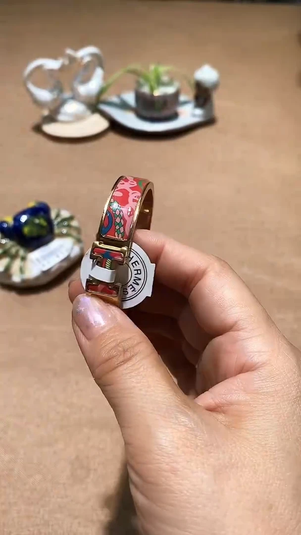 瓷片碗碟好物一件不留@@1