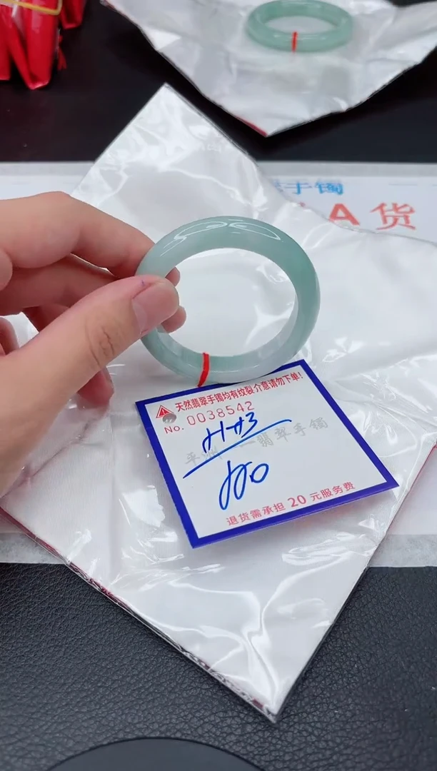 翡翠手镯未镶嵌1111111111111