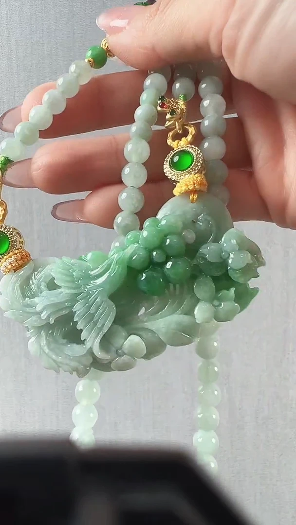 颈饰未镶嵌翡翠凤穿牡丹