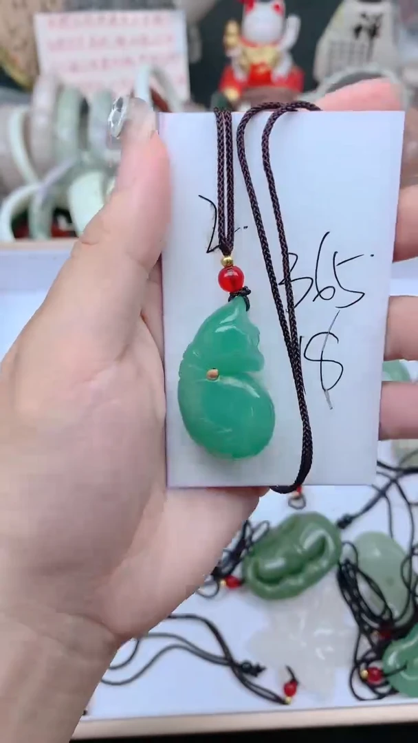 未镶嵌手镯石英质玉365