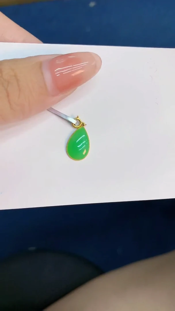 翡翠18K金镶嵌吊坠(不含链)1