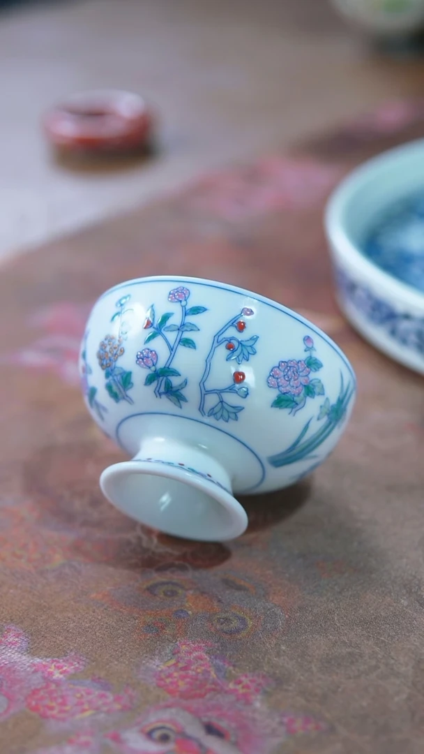 当代十二花神 斗彩杯