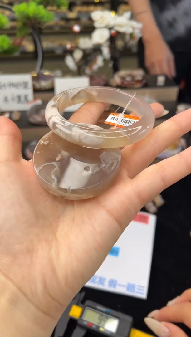 【闪购商品】石英质玉手镯未镶嵌57圈口（赠送镯心）22142