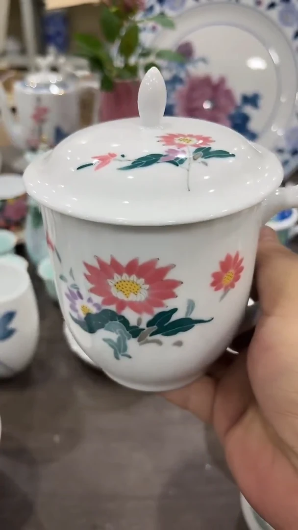 那**候湖南醴陵釉下五彩陶瓷