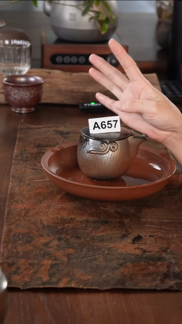 广西钦州坭兴陶纯手工纯柴烧祥云宝瓶大宽口130毫升