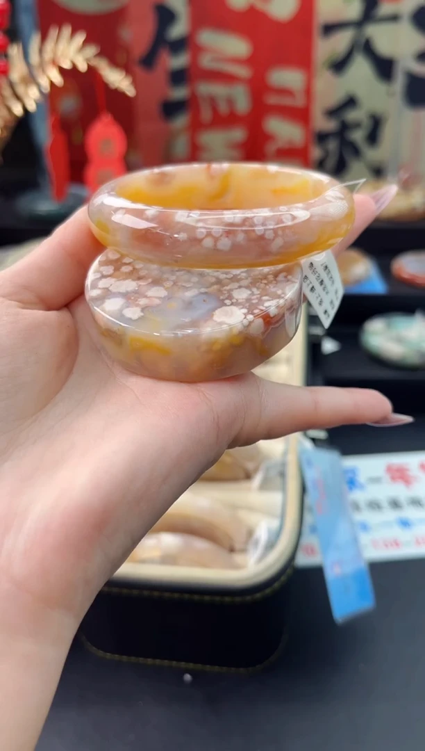 【闪购商品】石英质玉手镯未镶嵌赠送镯心（59圈口）无证书