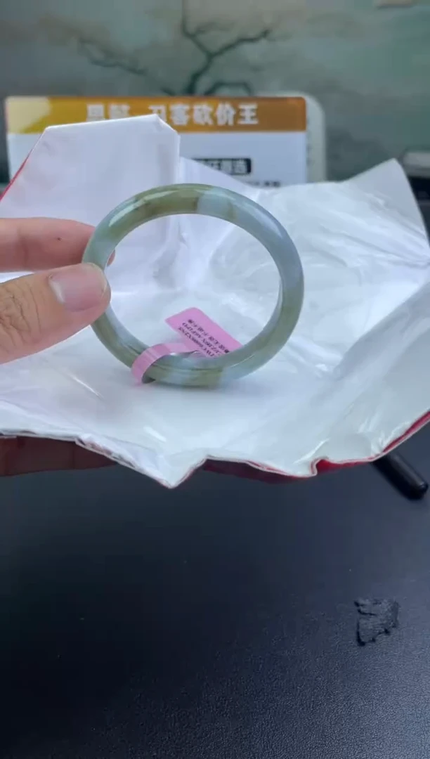翡翠手镯未镶嵌8