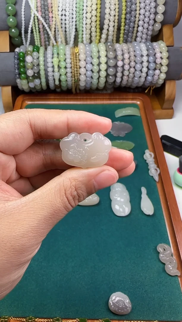 【闪购商品】和田玉无未镶嵌莲花锁