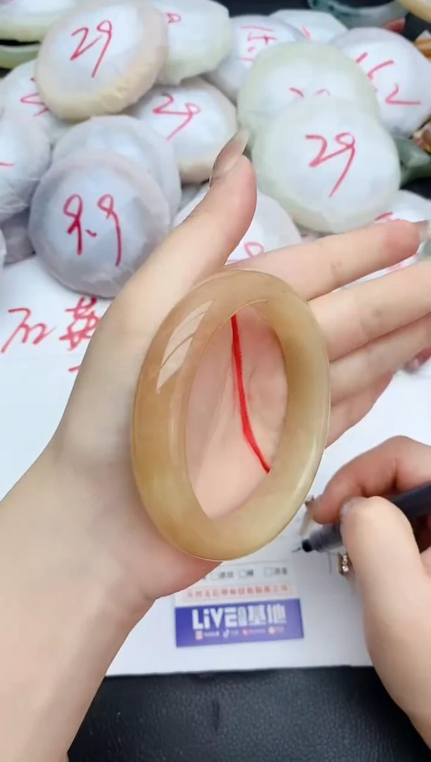 石英质玉手镯未镶嵌260+60/61