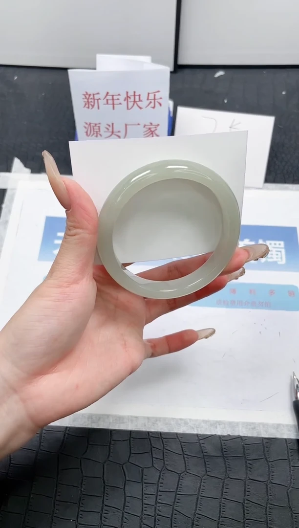 【闪购商品】石英质玉手镯未镶嵌N67-61.2