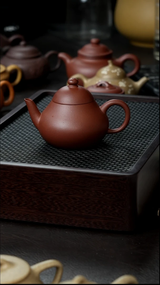 茶壶紫砂紫泥矮梨半手130     微瑕