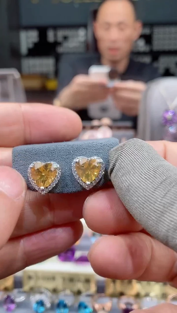 【闪购商品】黄晶耳钉银S925镶嵌黄晶耳钉