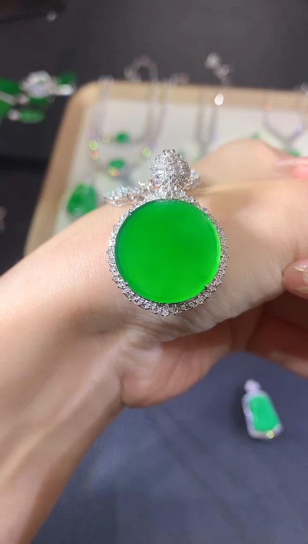 翡翠18K金镶嵌吊坠(不含链)119-圆牌（多样性发货一件