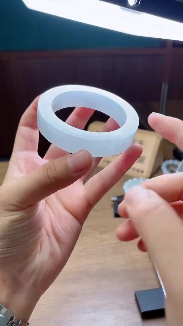 定制翡翠手镯未镶嵌定制