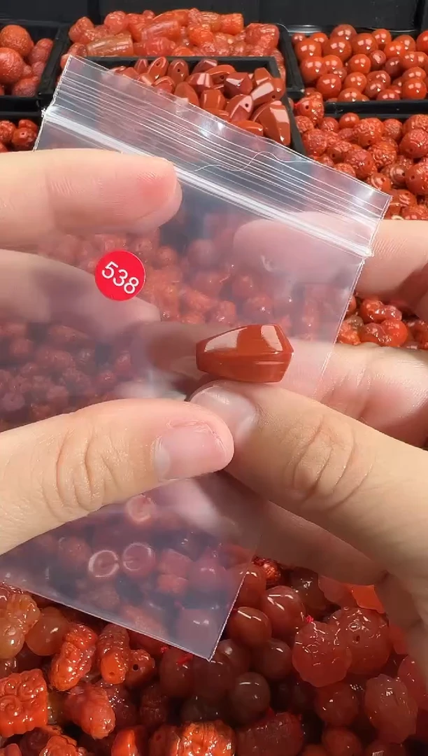 颈饰未镶嵌南红玛瑙1