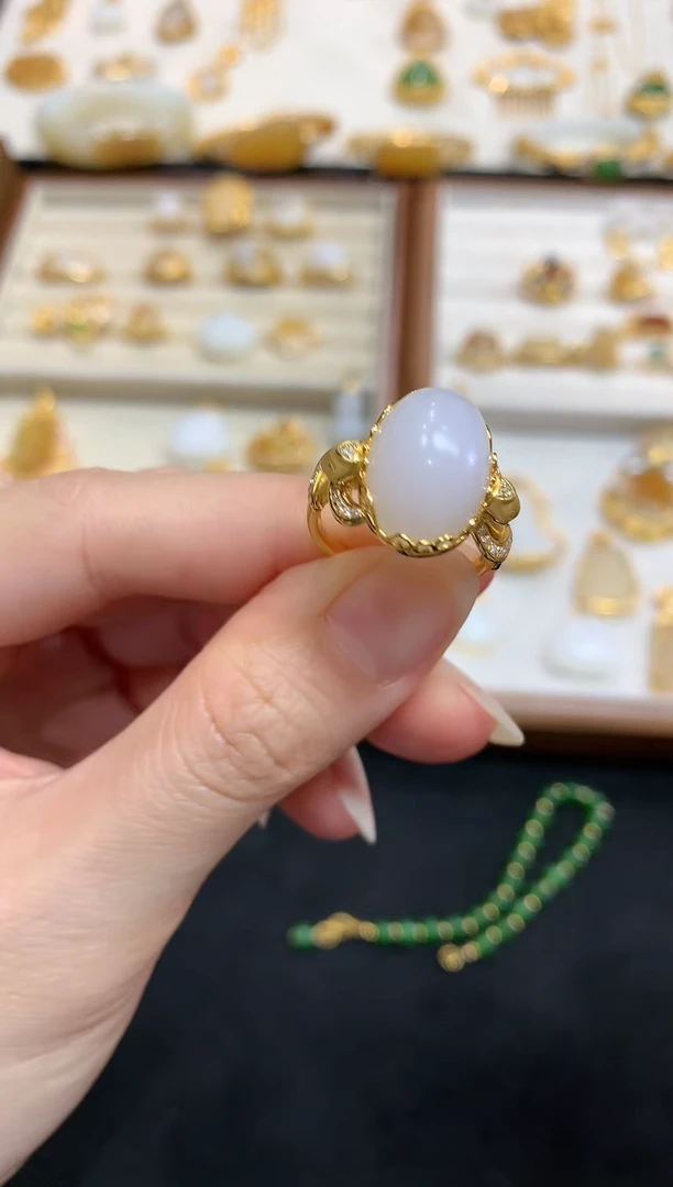 【闪购商品】和田玉戒指18K金镶嵌W633|6800