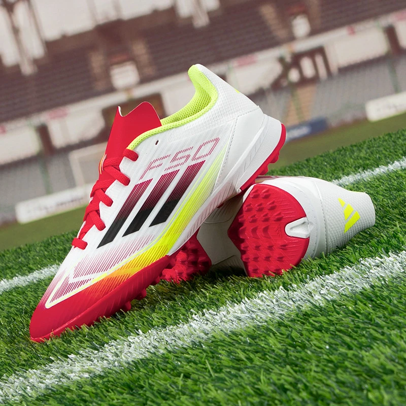 【足球】阿迪达斯新款男童足球鞋青少年轻便实战人造草TF碎钉运动鞋