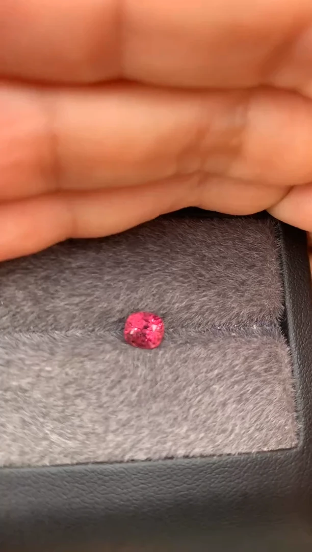 未镶嵌裸石定制尖晶石枕型 粉蔷薇色调 1.08ct