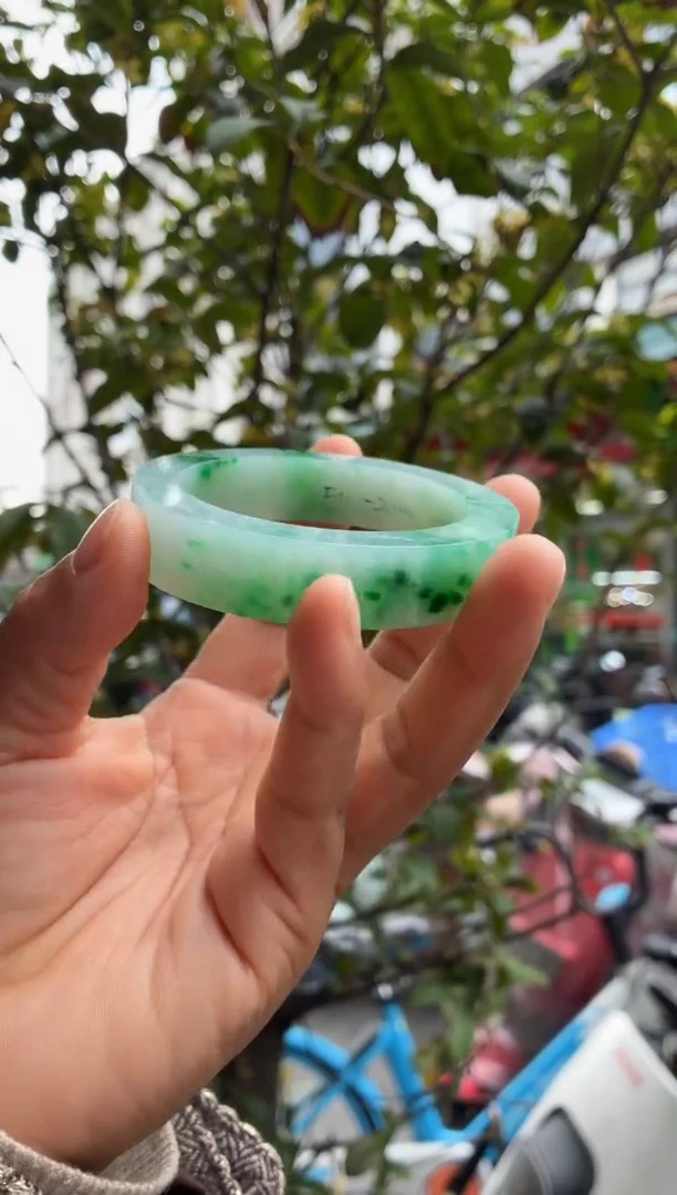 未镶嵌手镯定制定制翡翠参考价小六一开