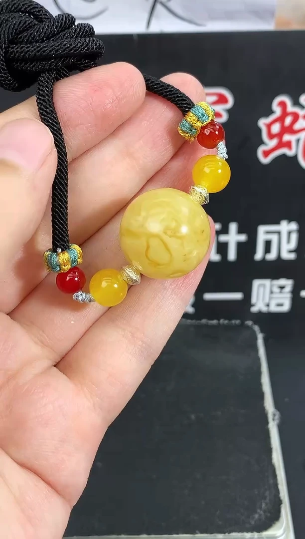 蜜蜡未镶嵌珠宝奇石82