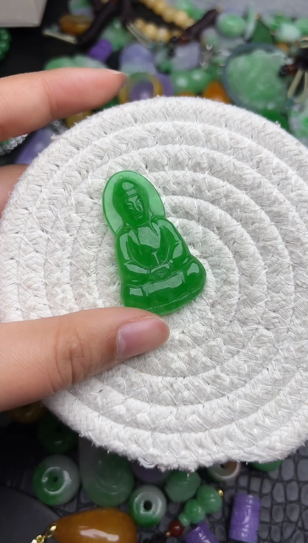 颈饰未镶嵌翡翠缅甸翡翠吊坠