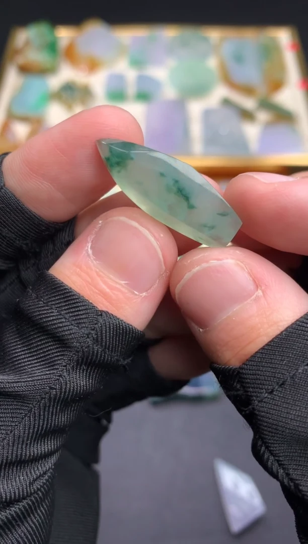 【闪购商品】定制翡翠未镶嵌