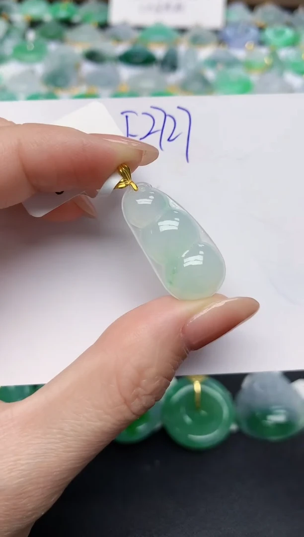 颈饰18K金镶嵌翡翠天然缅甸A货翡翠百元以上9元证书费自理