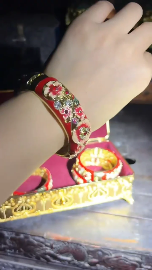 1只.镯子.红...........