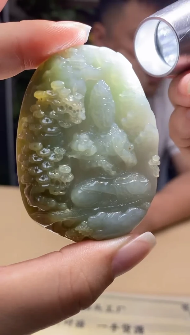 定制翡翠未镶嵌观音