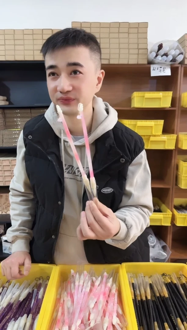 洋水仙兼毫毛笔2支