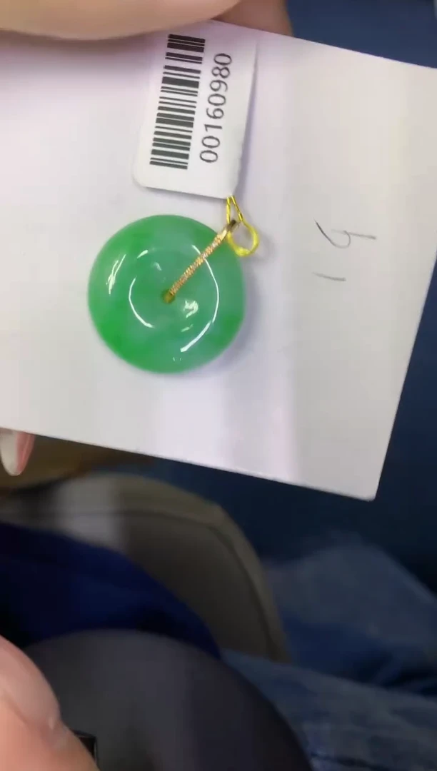 翡翠18K金镶嵌颈饰缅甸天然翡翠A货