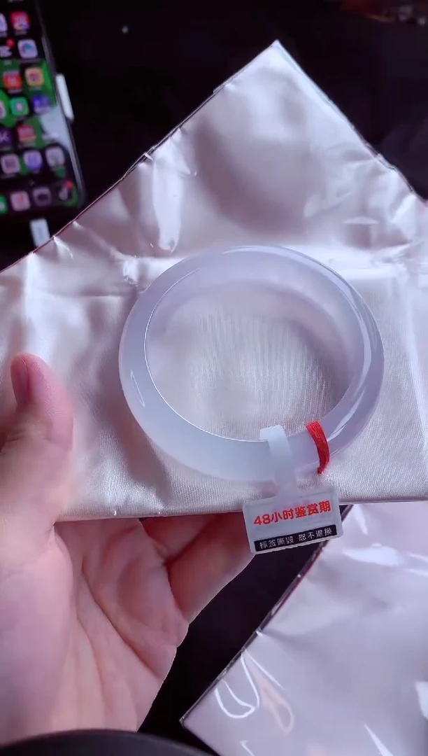 未镶嵌手镯翡翠欧****神57分单（48小时鉴赏期 ）