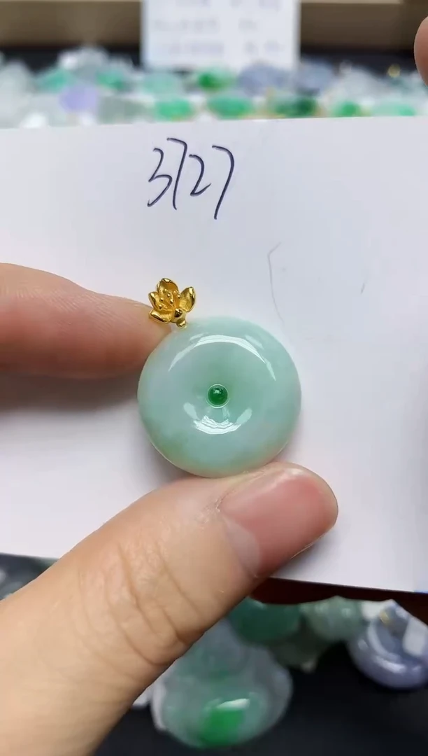 翡翠未镶嵌颈饰天然缅甸翡翠A货