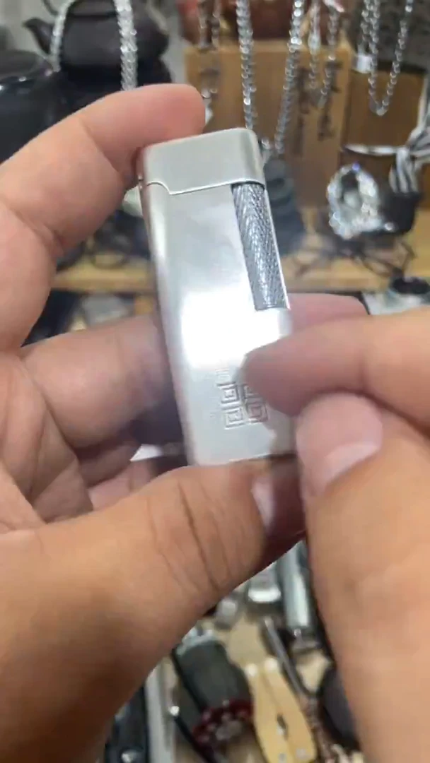 瓷片闪购商品  如图所示