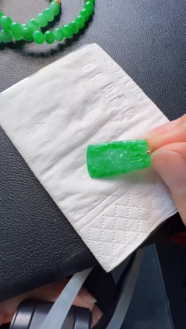 翡翠18K金镶嵌吊坠(不含链)580